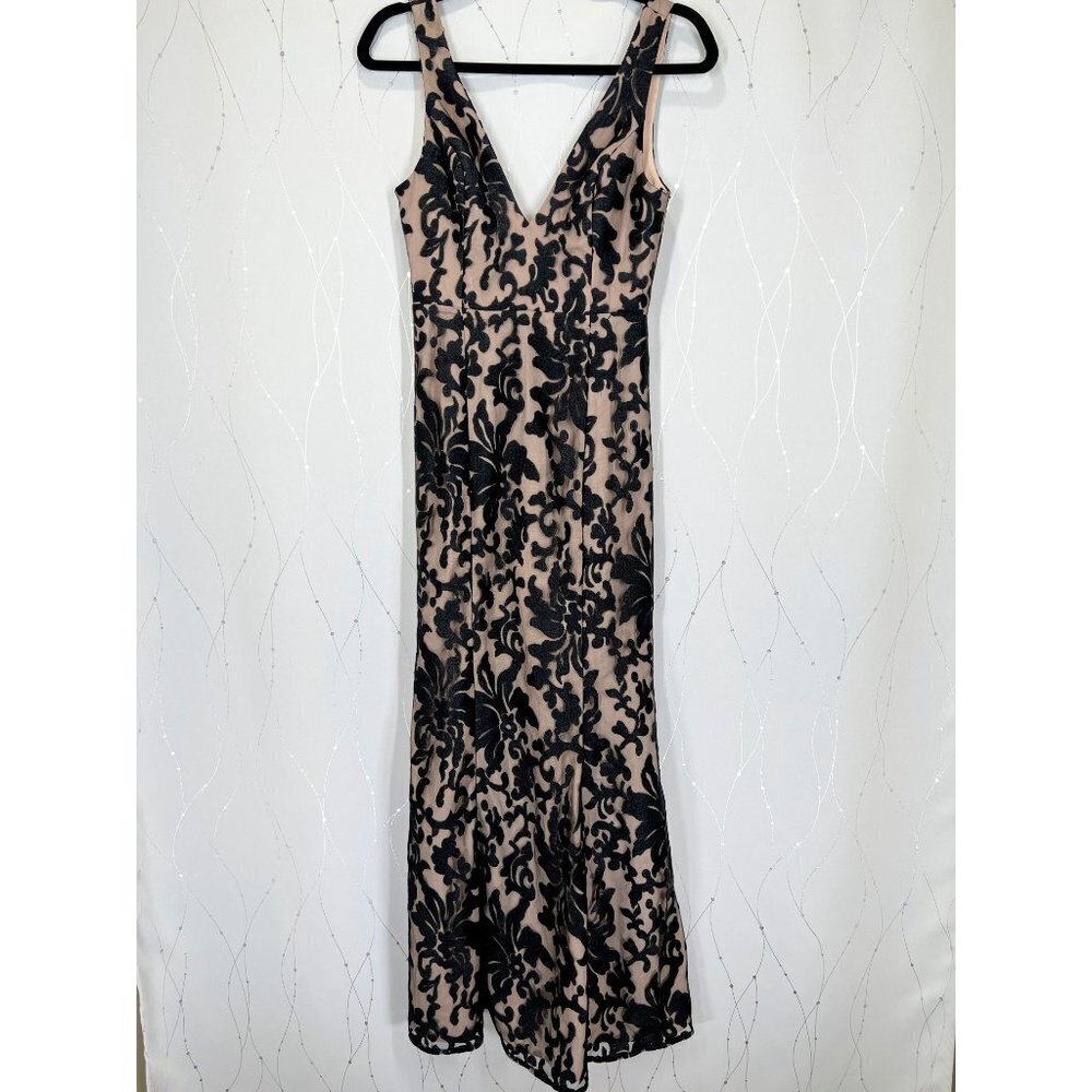NWT Lovers + Friends Black Lace Beige Formal Gown $348 - Picture 6 of 15